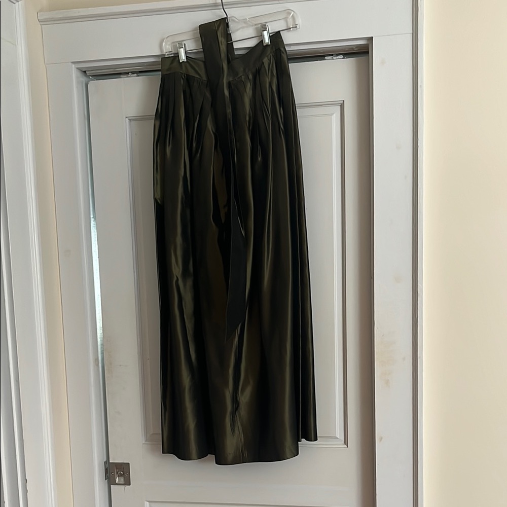 Elegant taffeta ball skirt with sash